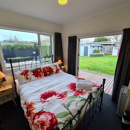 Central Masterton Sleepout Exterior foto